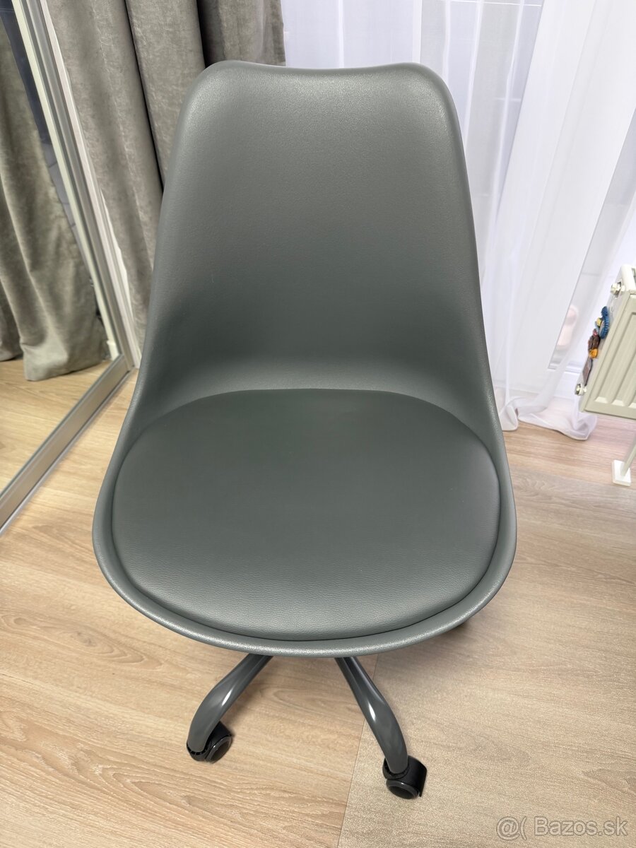 Kancelárska stolička - 2