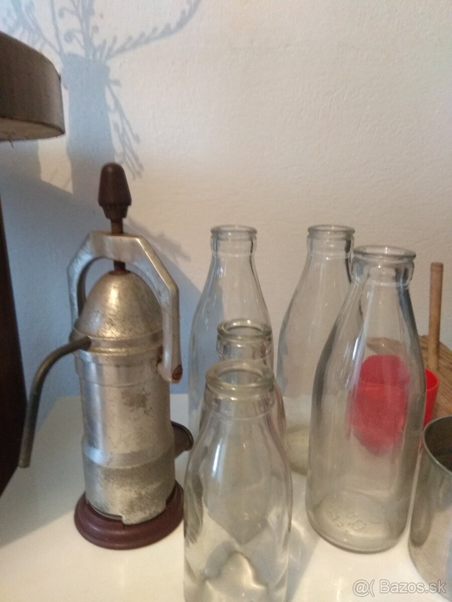 PLECHOVý HRNčEK,KOTYOGO,MLIEKOVé FLAšE - 2