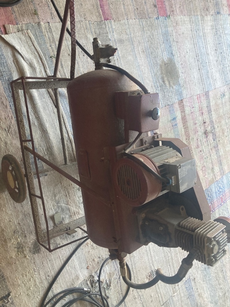 kOMPRESOR + TLAKOVÁ NÁDOBA - 2