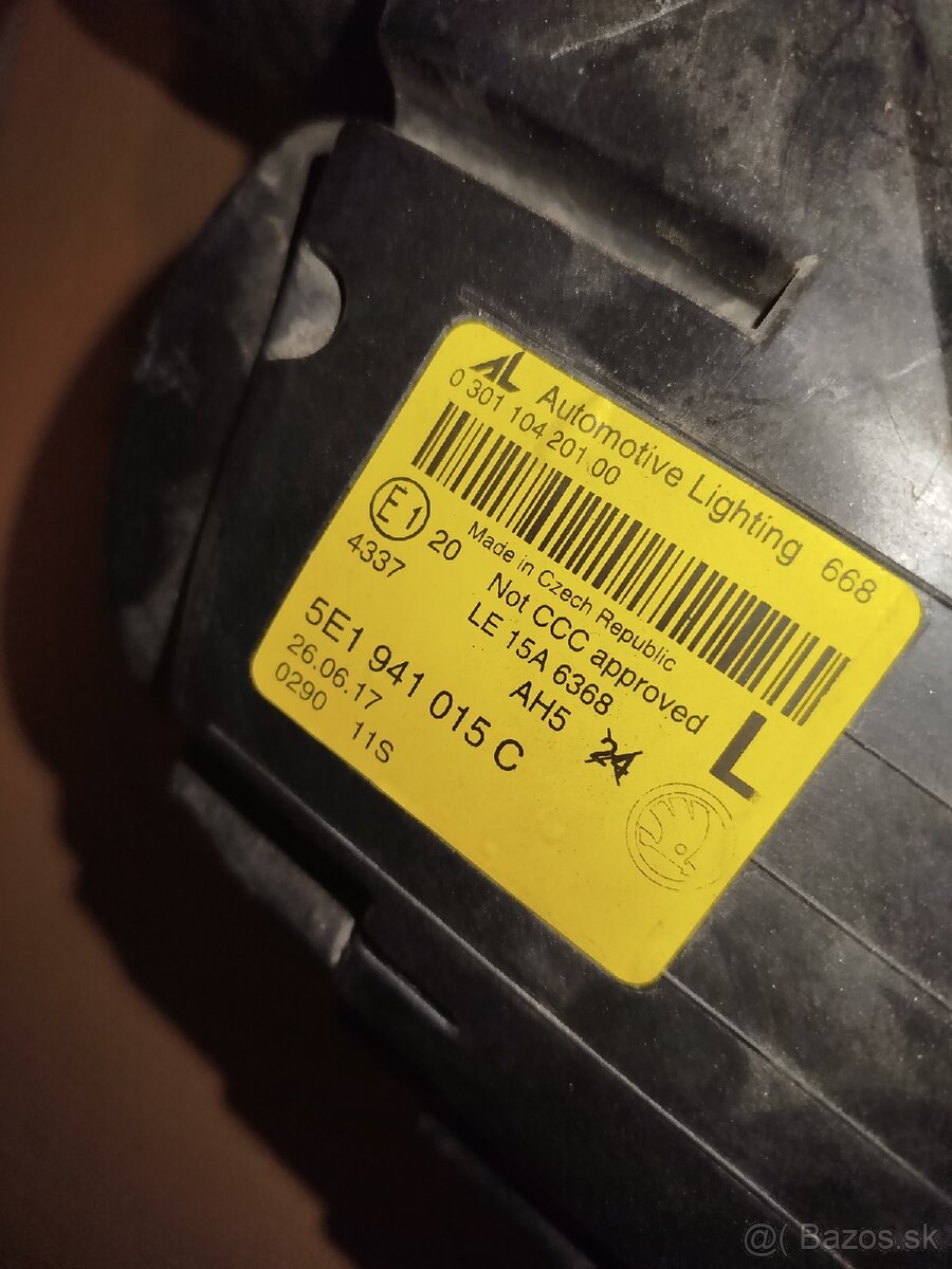 Svetlo ŠKODA OCTAVIA 5E1941015c - 2
