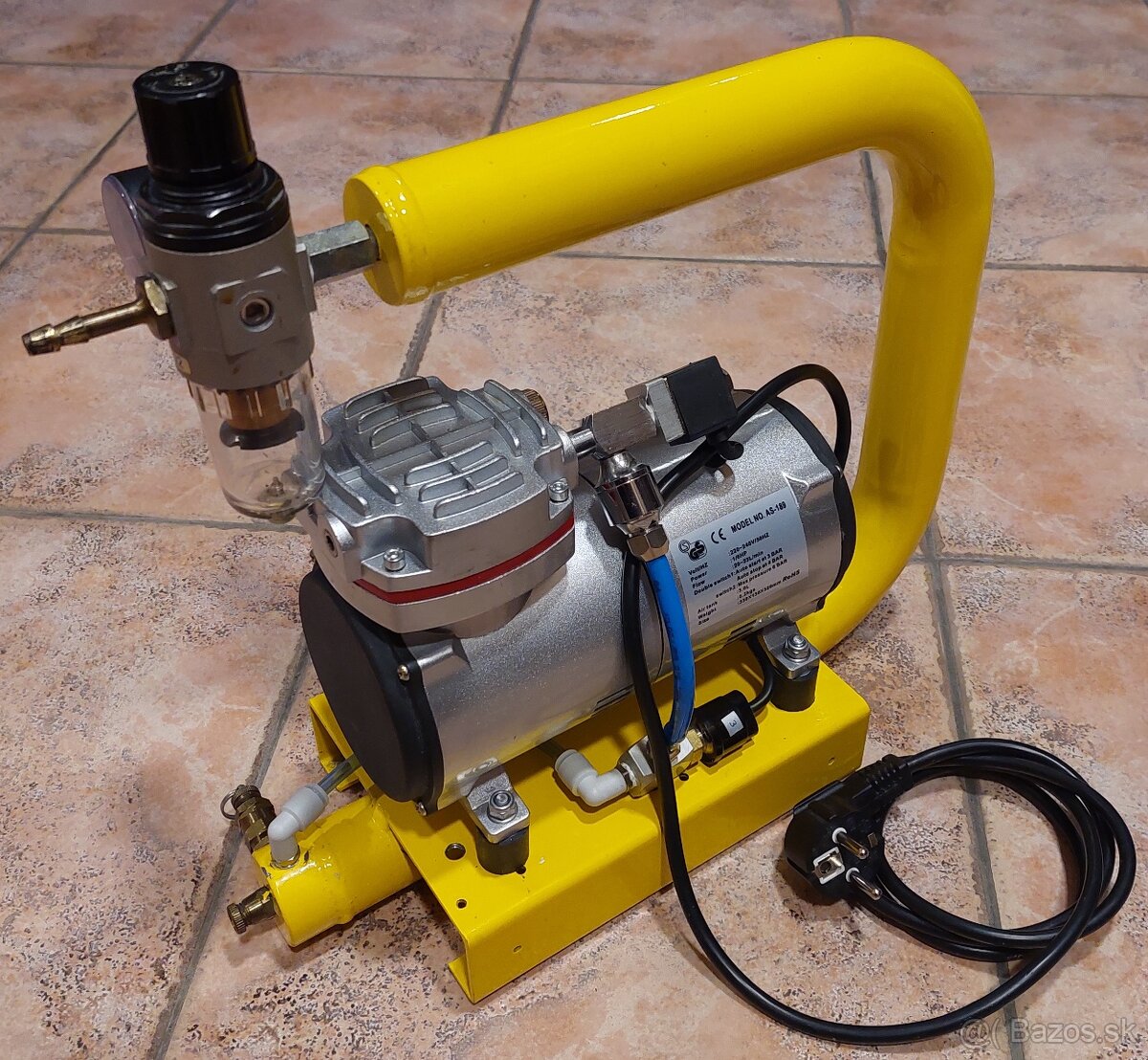 Airbrush kompresor s tlakovou nádobou 1 L - 2