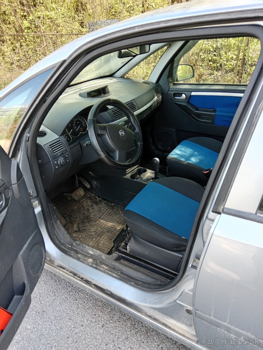 Meriva 1,6 benzín-automat - 2