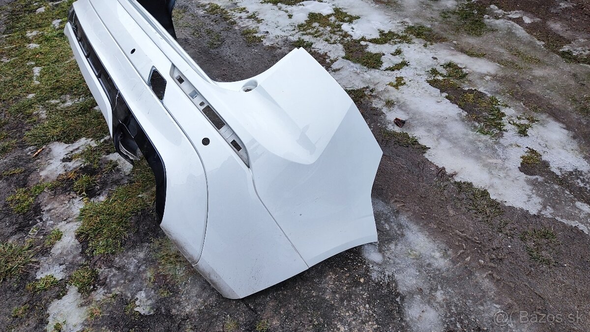 Predám zadný nárazník VOLVO XC60 II - 2