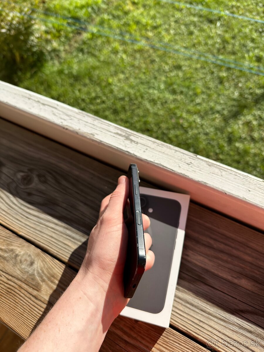 iPhone 16 - 2