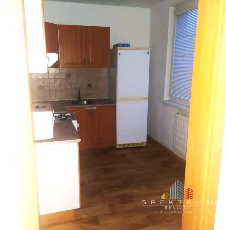 Rezervované/ Nová cena/ Dubnička 2/3 izbový byt s balkónom,  - 2