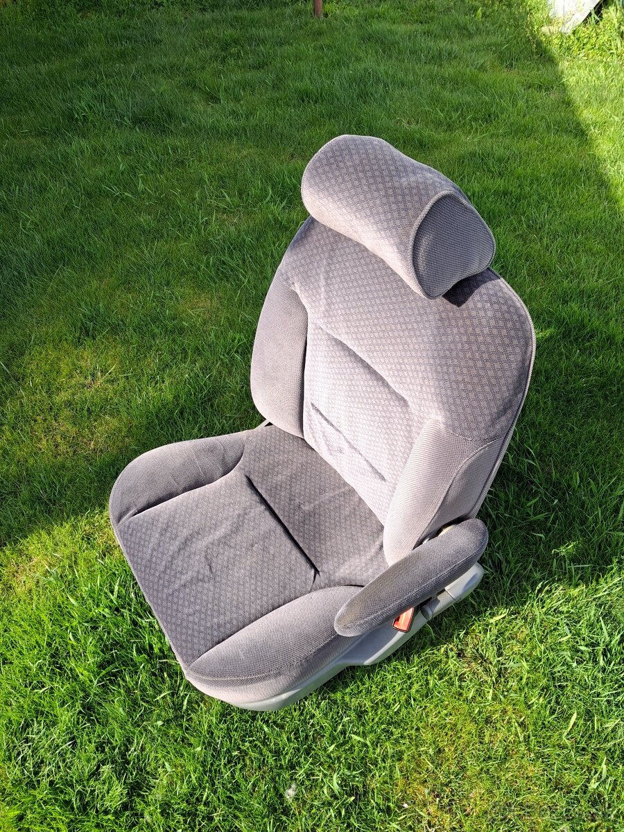 Sedadlo spolujazdca s otočnou konzolou - 2