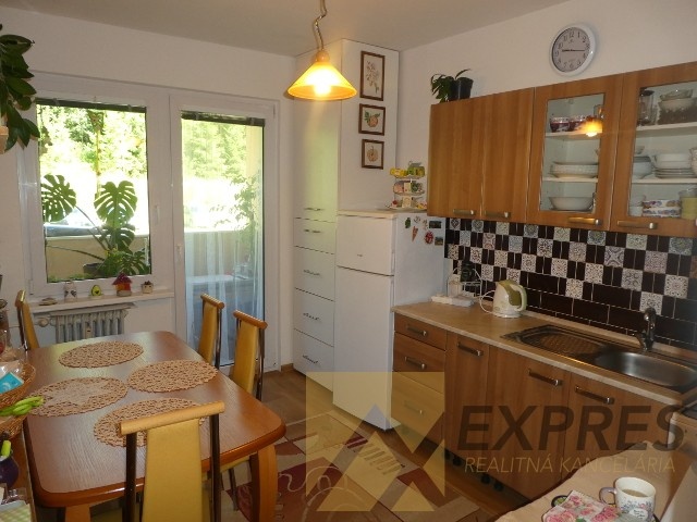RK EXPRES - predaj 4 izbový byt v Handlovej, ul. Okružná. - 2