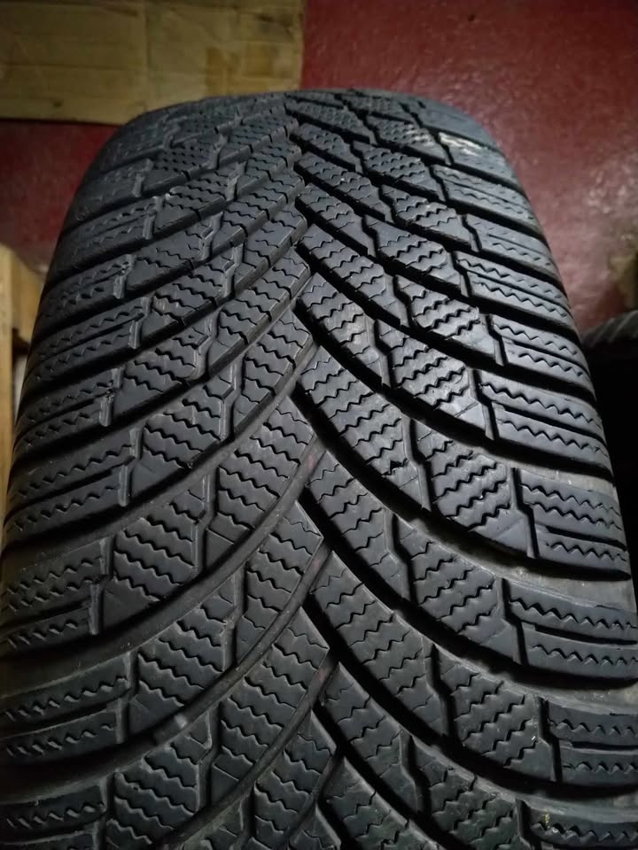 225/60 R 18 zimné. - 2
