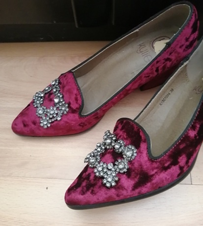 DÁMSKE ZAMATOVÉ LODIČKY veľ.38 - 2