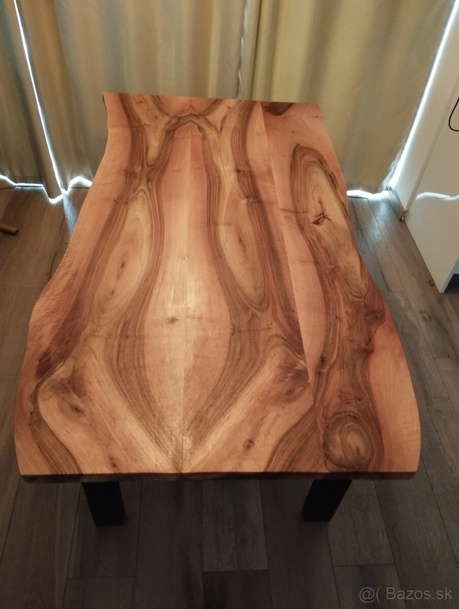 Orechový stôl znižena cena - 2