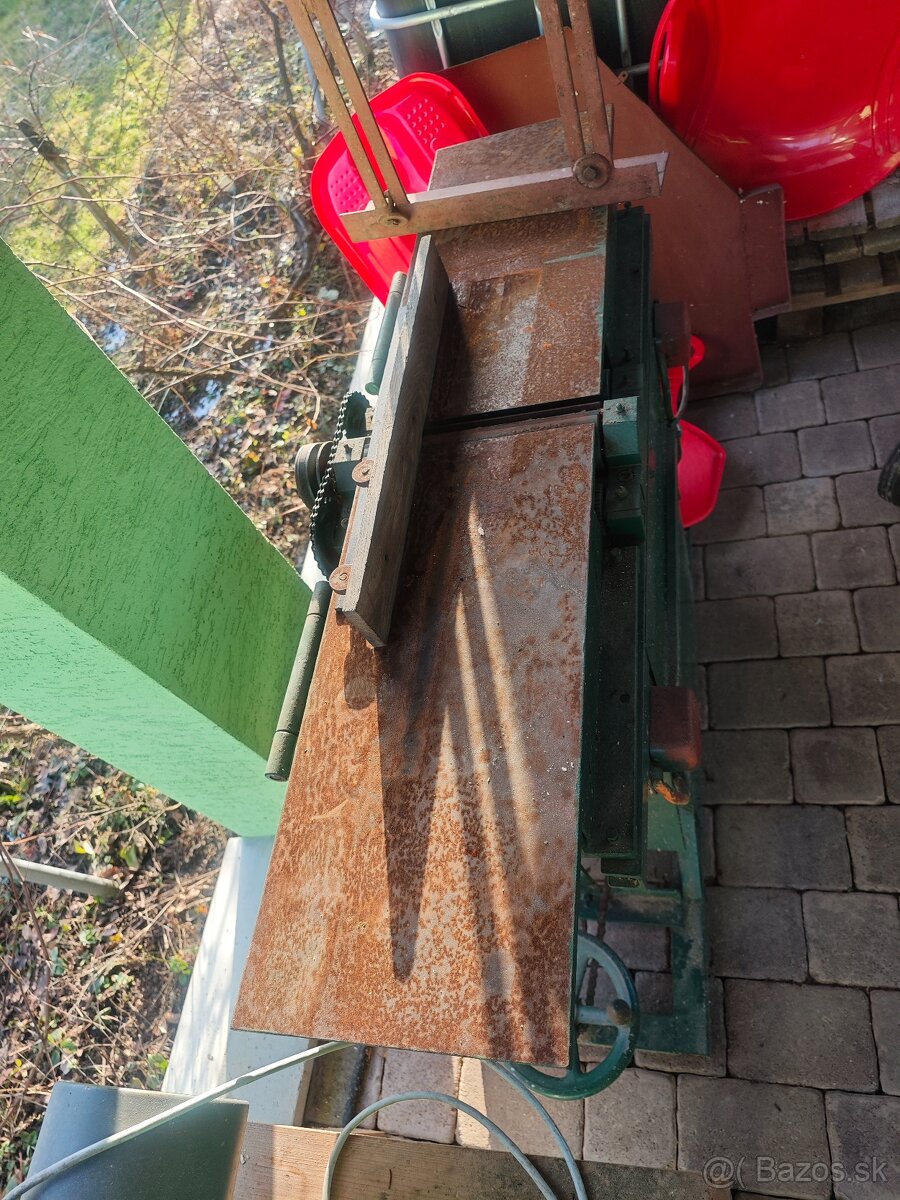 Hobľovačka Zrovnavačka Pásova Píla - 2