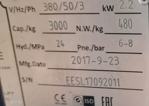 Nožnicový zdvihák 3t - 2