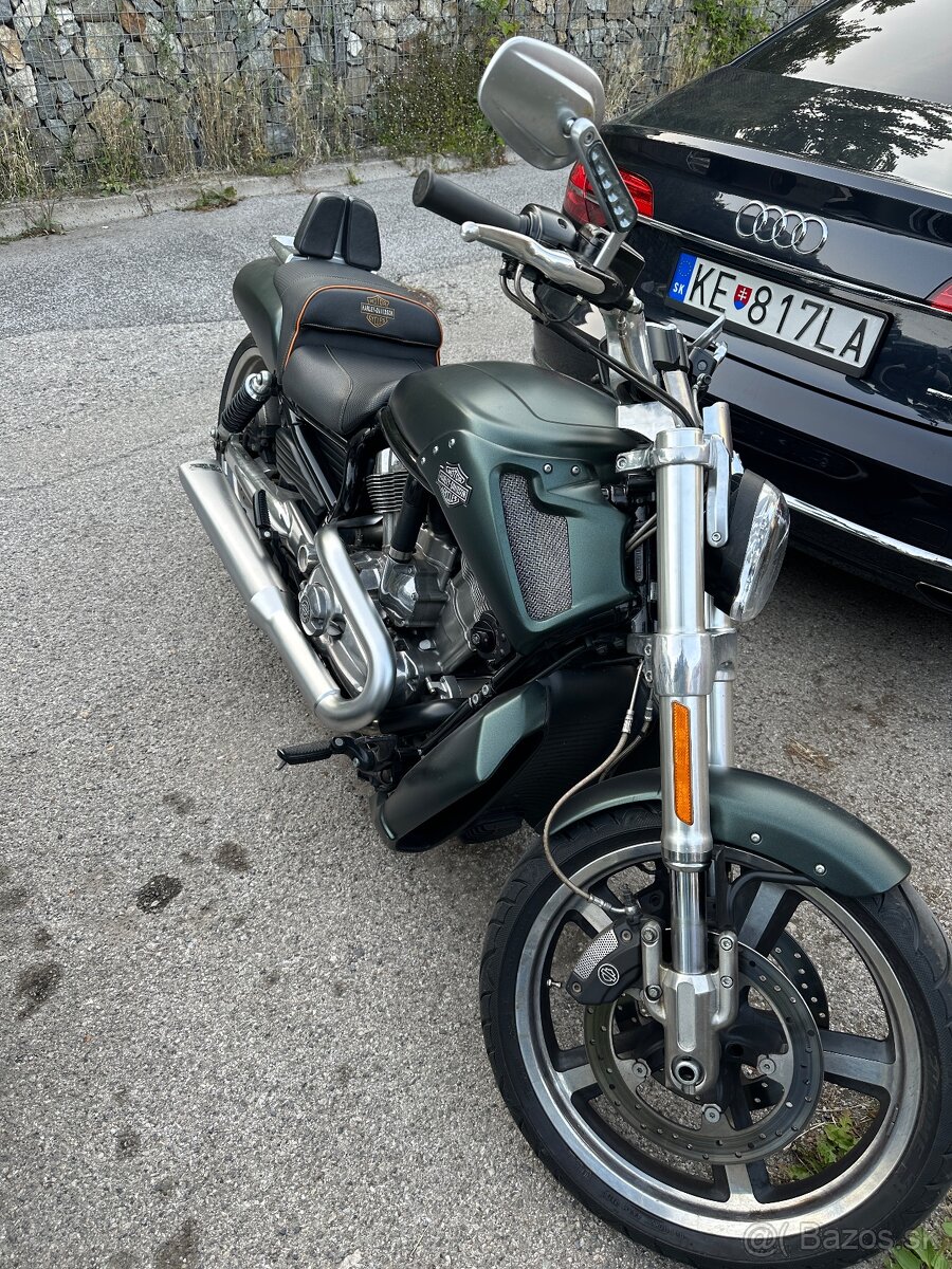 HARLEY DAVIDSON V-ROD MUSCLE - 2