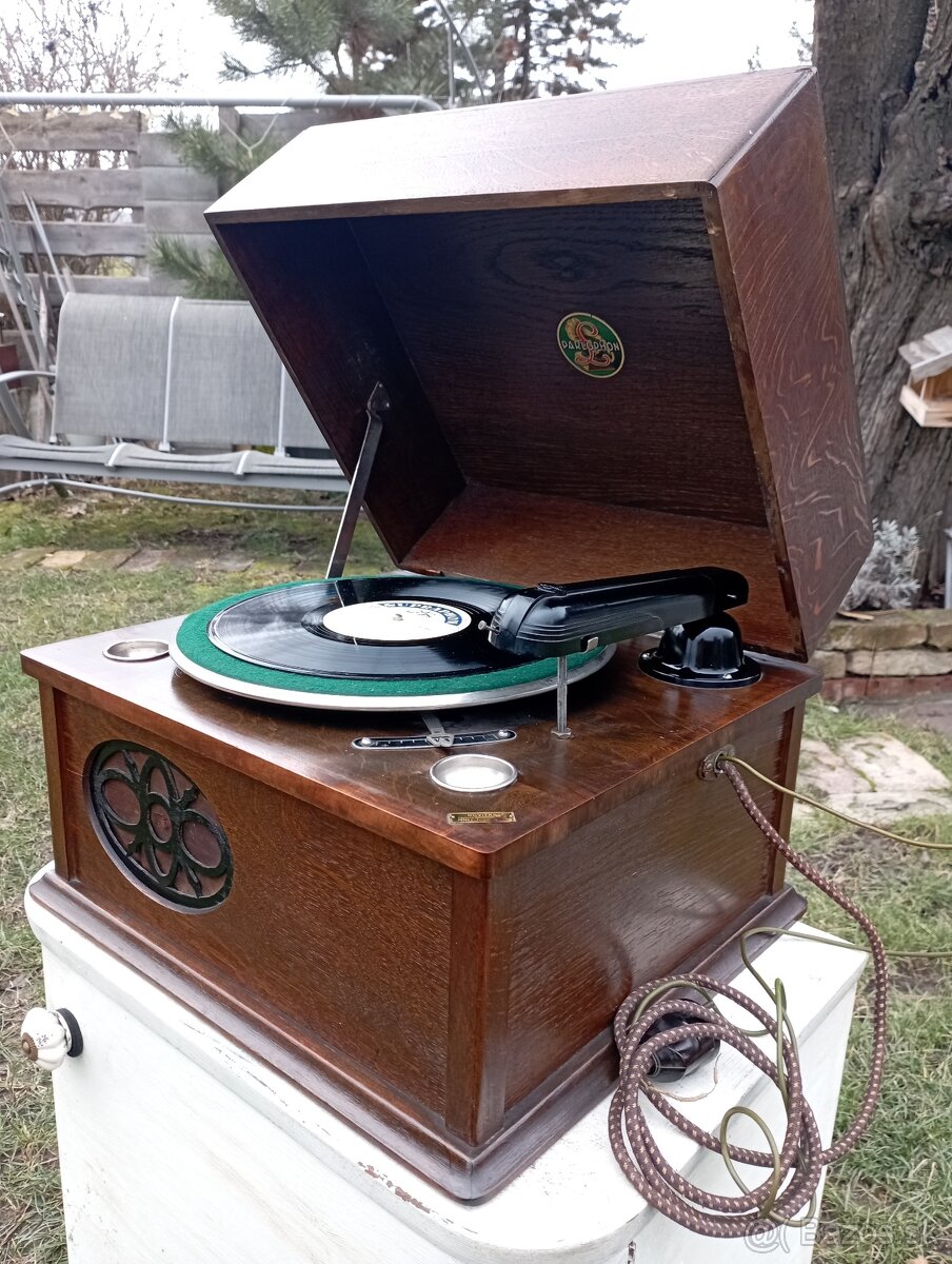 Starý gramofón Parlophon - 2