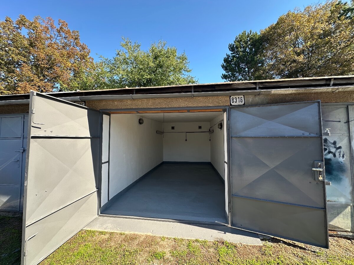 Garáž pod nadjazdom - 2