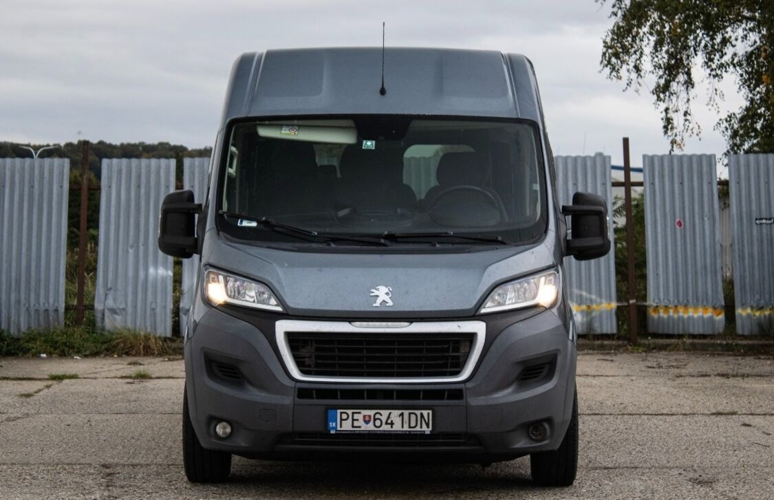 Peugeot Boxer 2.0 BlueHDi • 9-miestny • - 2