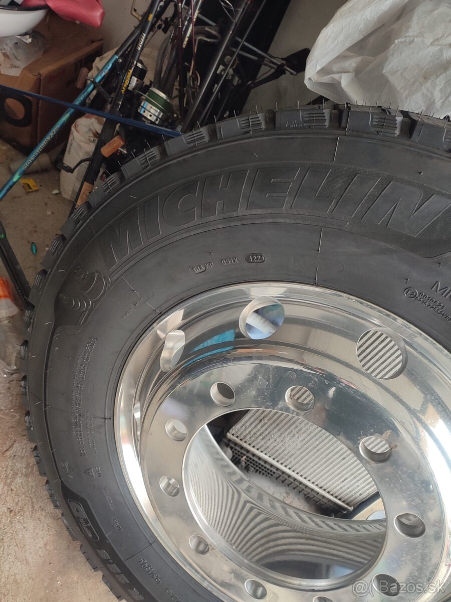 MICHELIN R22,5 315/70 X-Line D M+S - 2