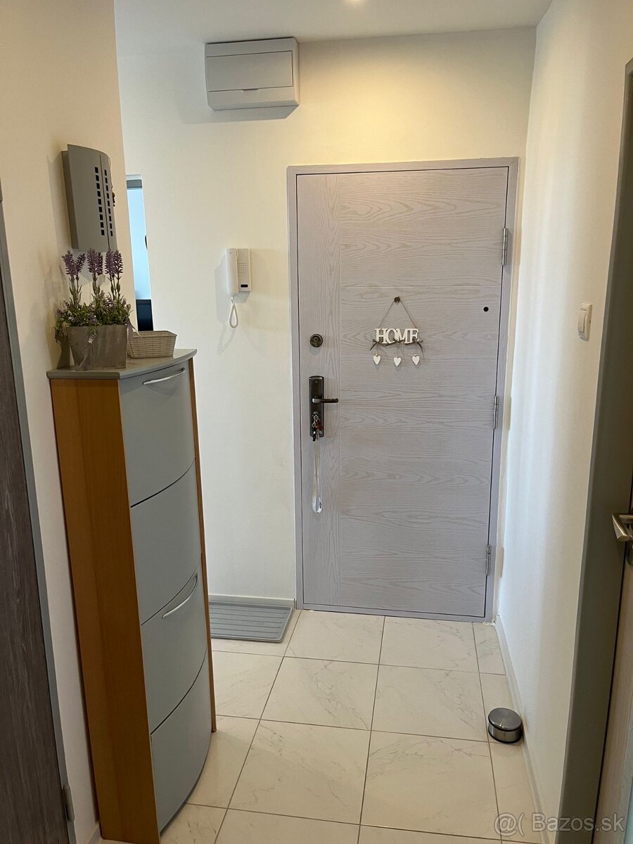 2-izbový byt 59m2 na ul. Žitavská v Senci s balkónom - 2