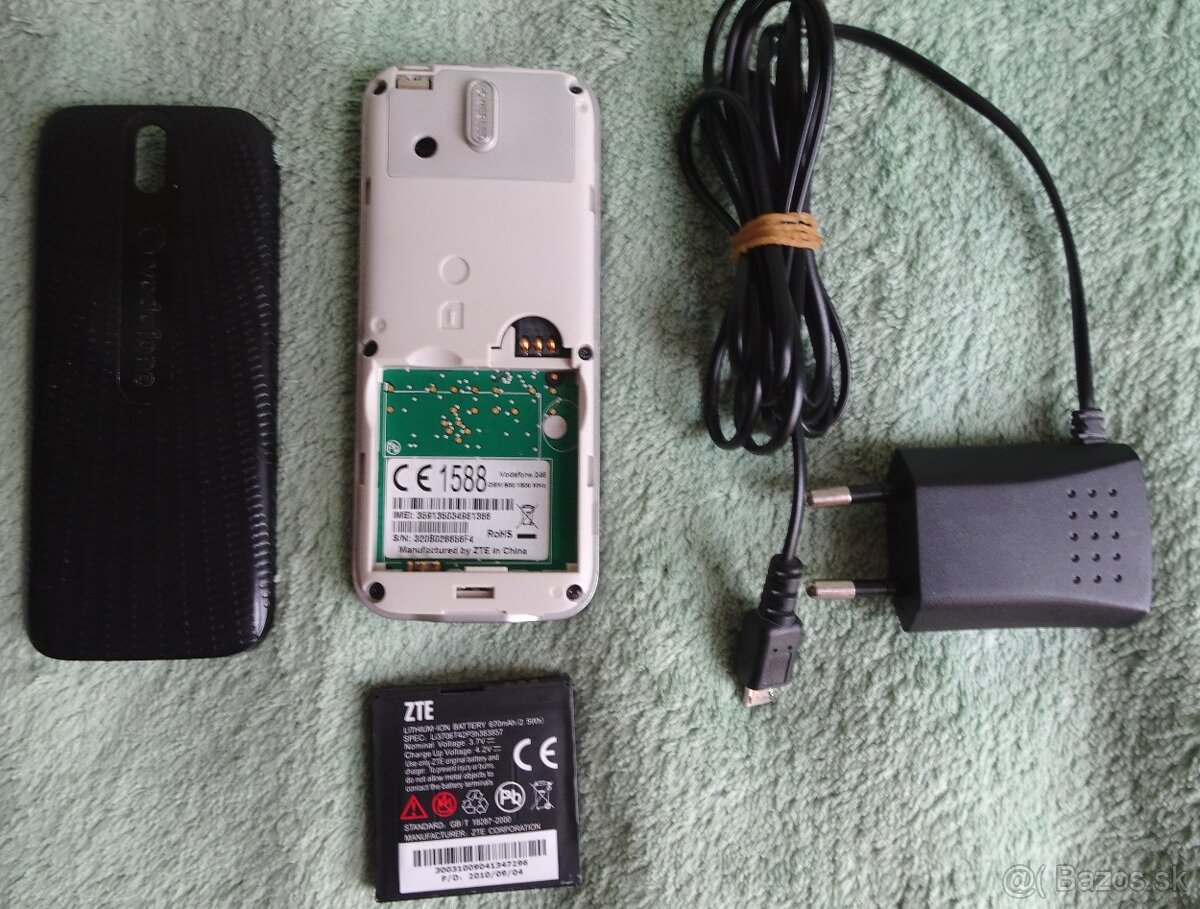 Predám funkčný mobilný telefón VODAFONE 246 s nabij... - 2