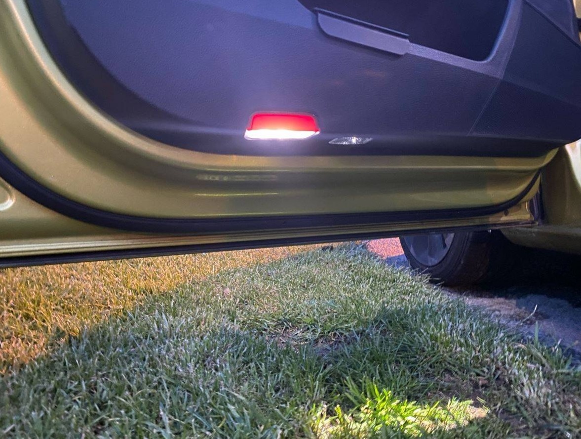 VAROVNE LED OSVETLENIE DO DVERI - 2