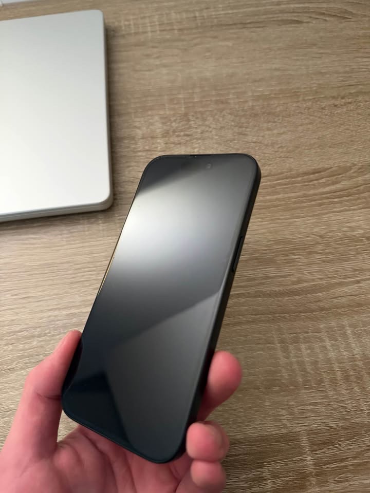 iPhone 15 Black - 2