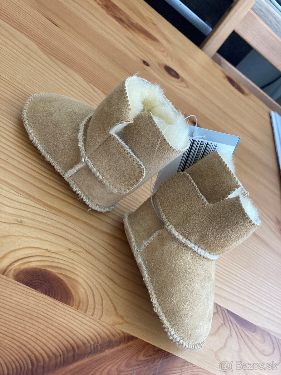 Capacky s jahnacou kozusinou - 2