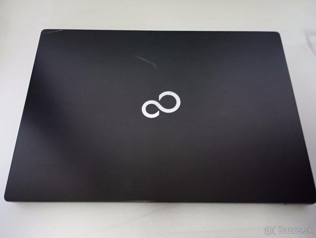 predám notebook FUJITSU LIFEBOOK U904 , WINDOWS 8 - 2