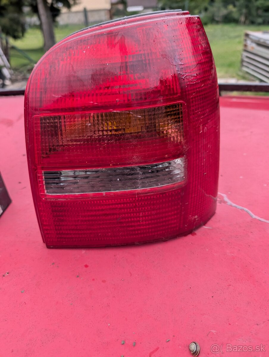 Predám zadne svetlá Audi a4b5 - 2