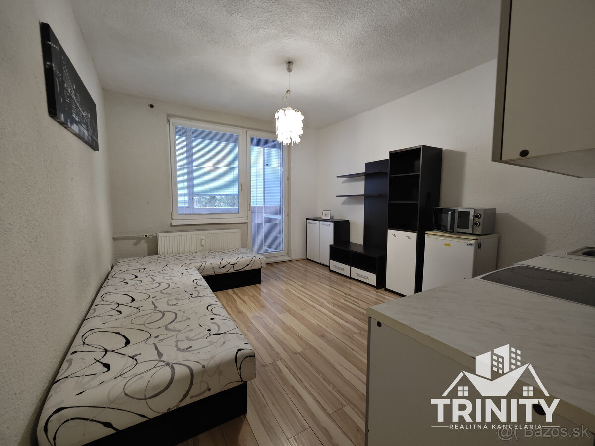 Garsónka s balkónom na prenájom v centre Nových Zámkov - 2