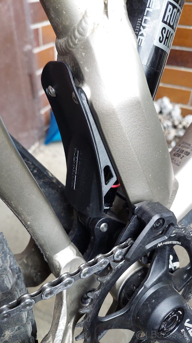 CTM Scroll chránič zadného tlmiča (2018-2025) - 2