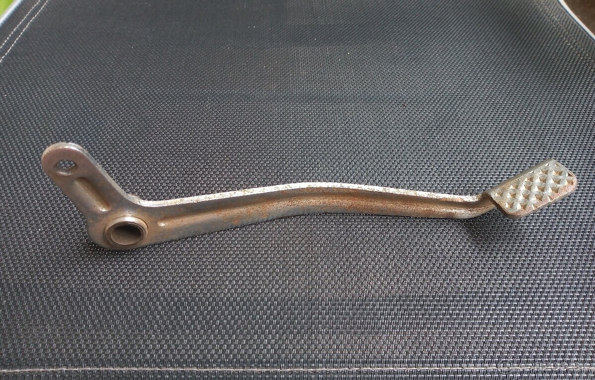 predám páku zadnej brzd.na Jawa 550 - 2