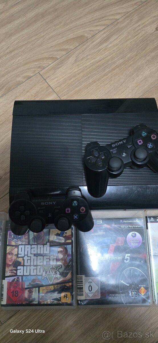 Playstation 3 super slim - 2