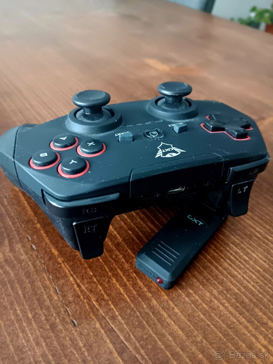 Ovládač / gamepad - 2