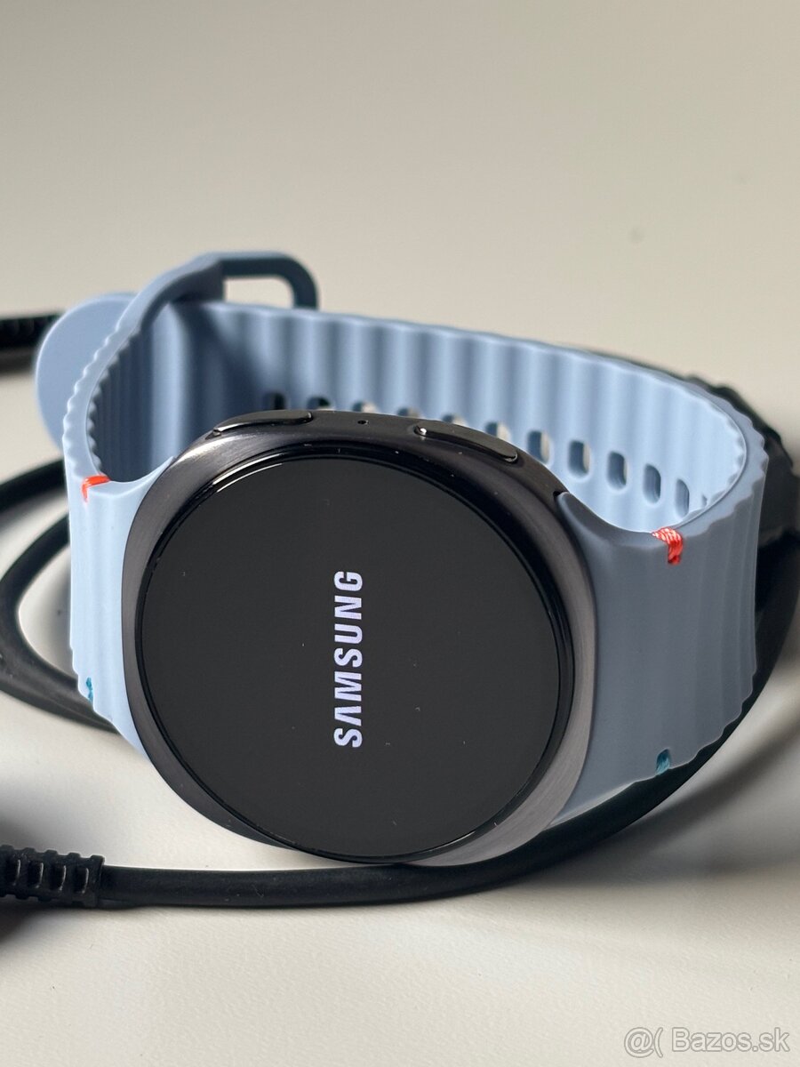 Samsung Galaxy Watch 8 40mm, Blue & Silver - 2