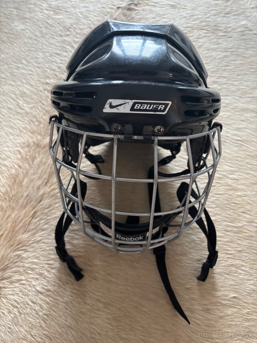 Predam hokejovu vystroj - 2