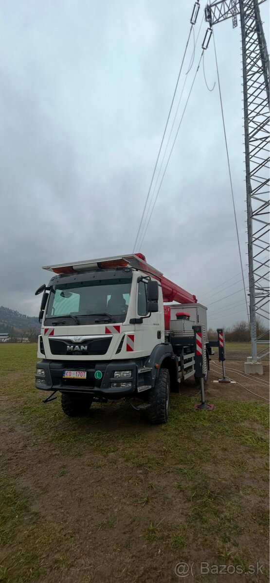 Montážna plošina 35m - 2