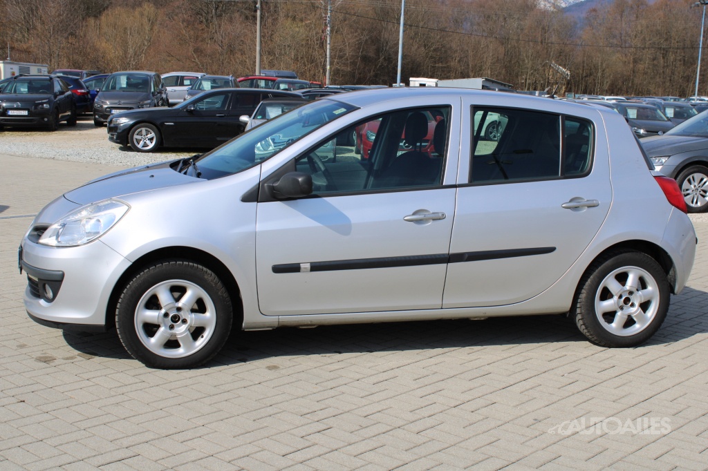 Renault Clio 1,2 i 16V 55 kW ICE - 2