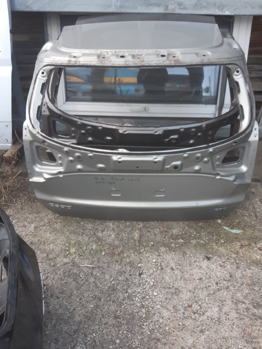 Zadna kapota kia ceed - 2