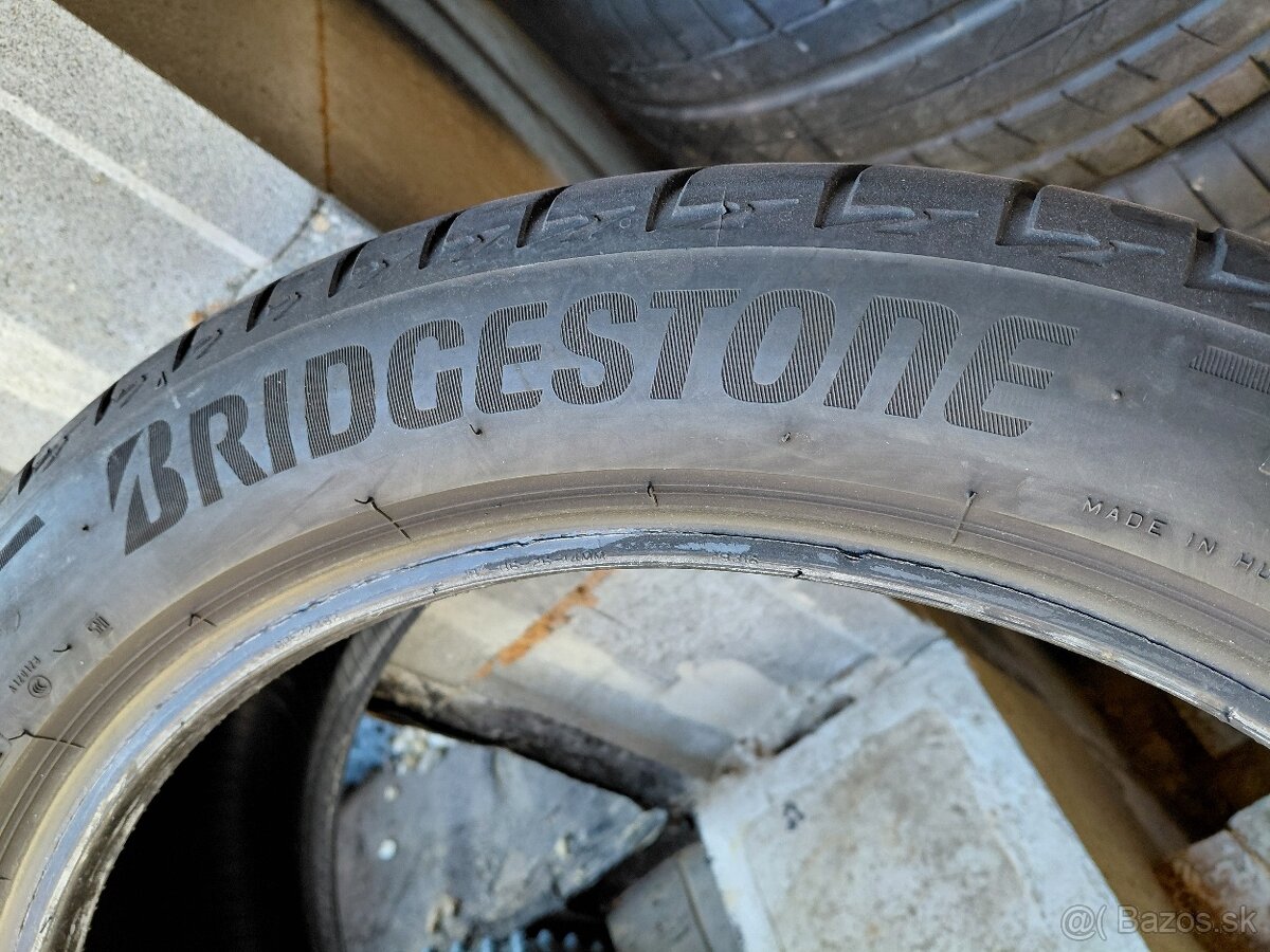 1ks letna Bridgestone 225/45R18 - 2