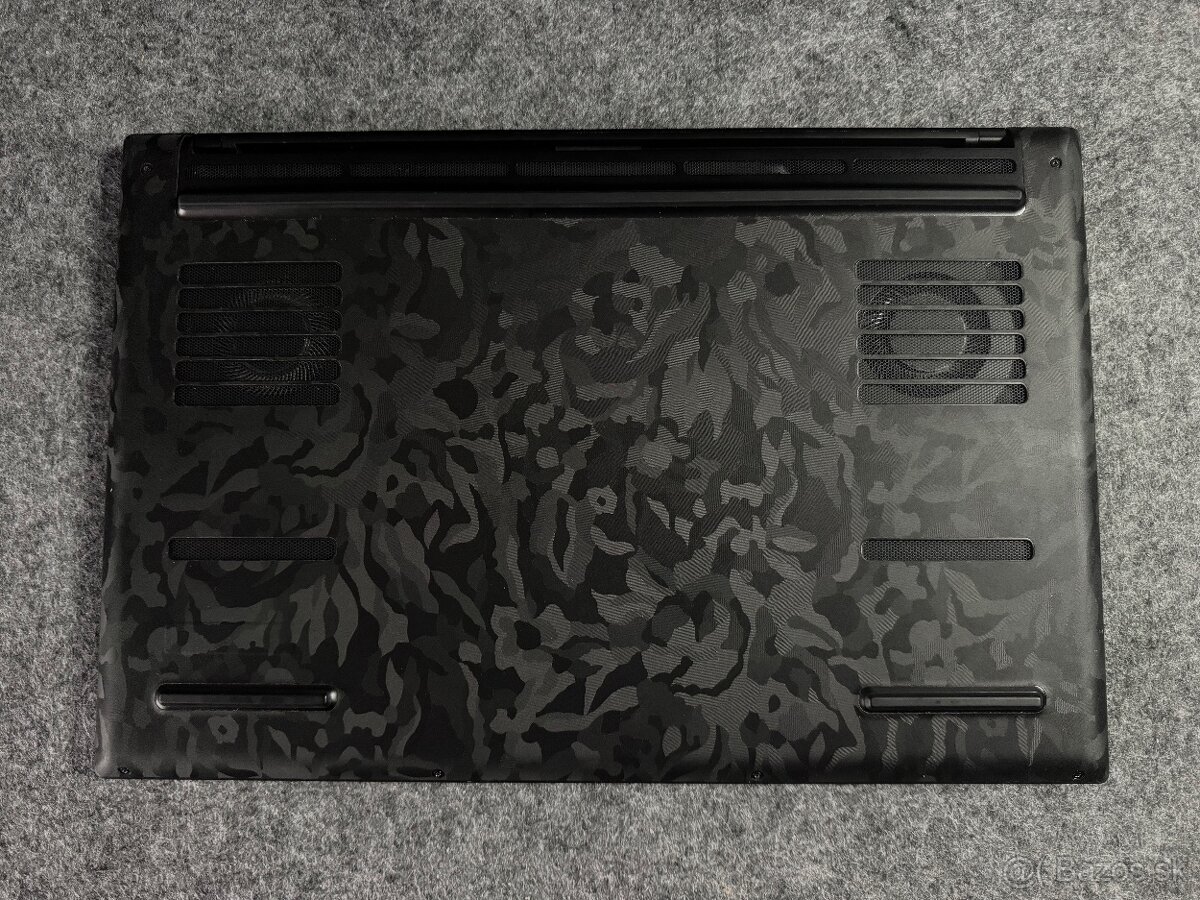 Razer Blade 15 (2023) RTX 4060 - 2