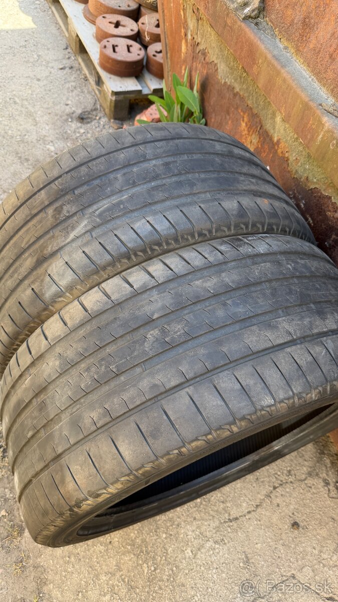 Letné 2ks 285/40 r21 - 2