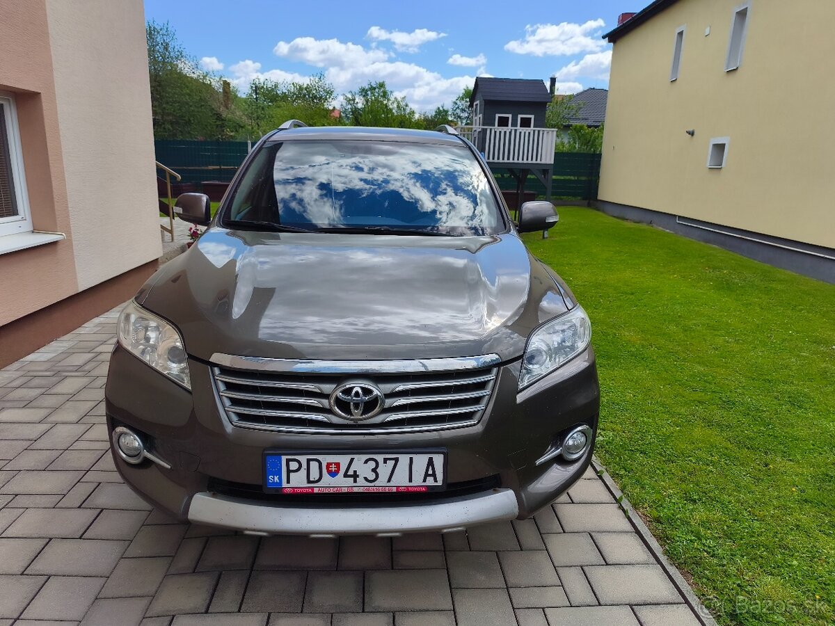 Predám Toyotu RAV4 2011 - 2