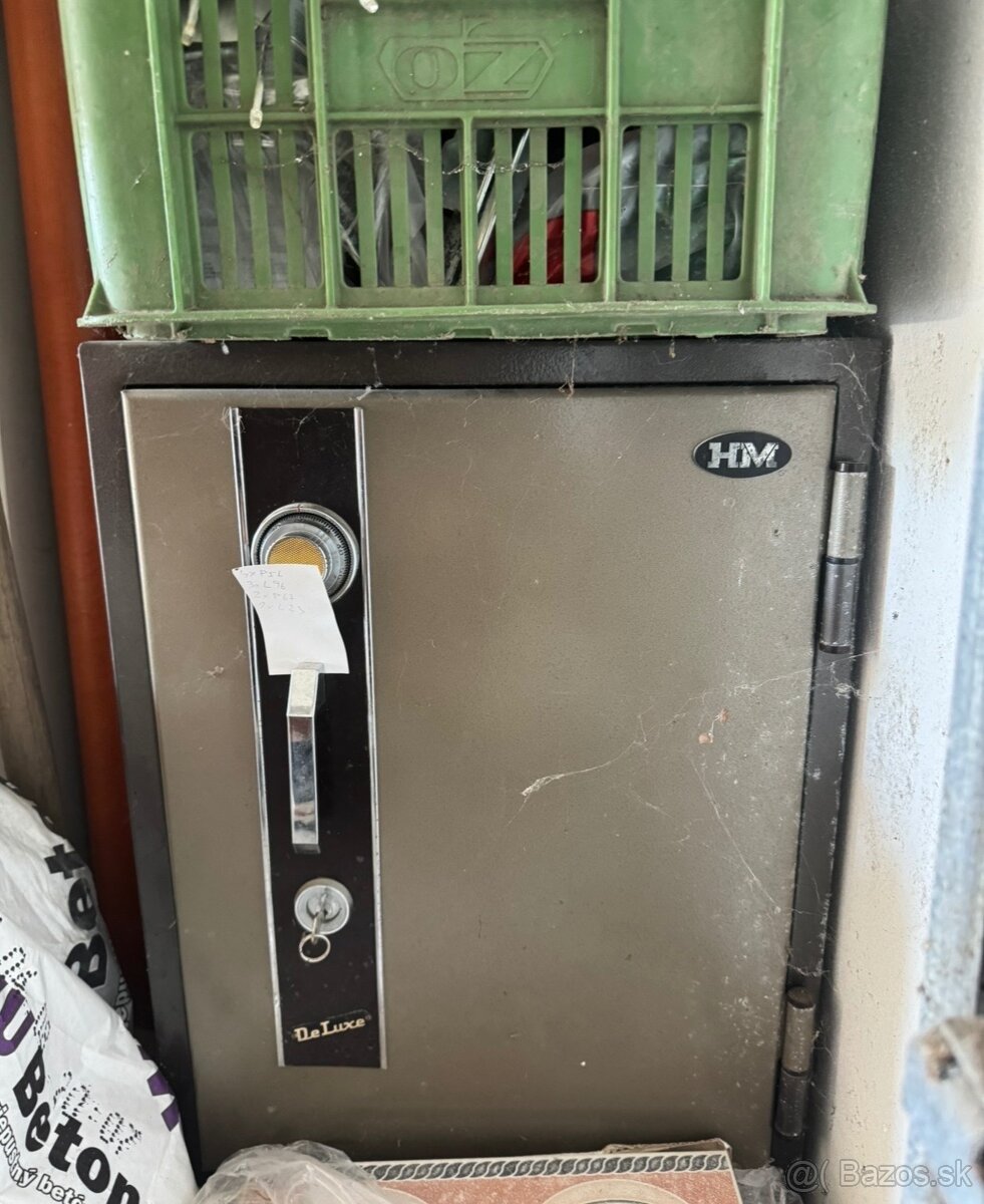 Predám trezor De Luxe HM - 2