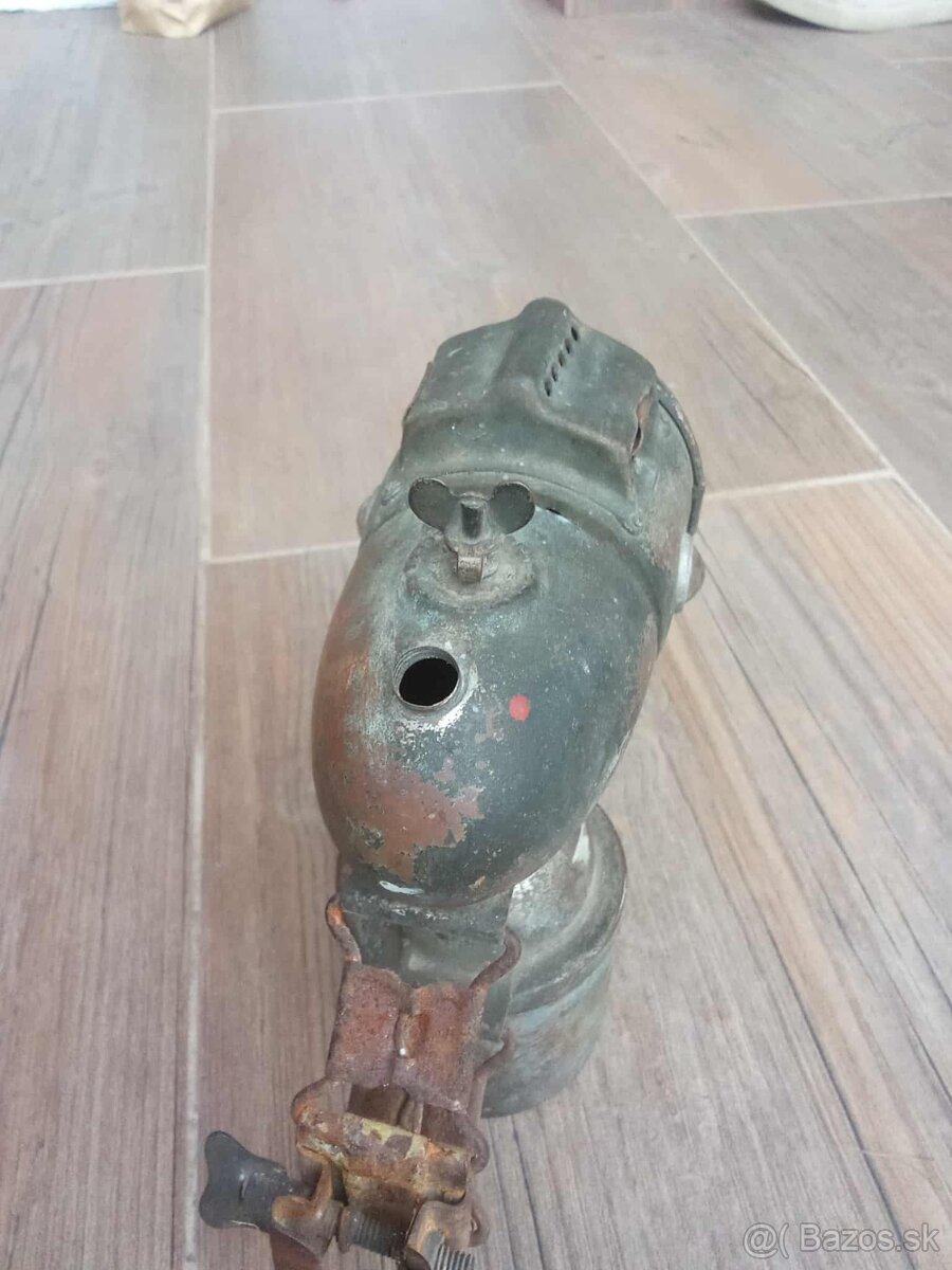 stare karbidove svetlo na historicky bycikel. zn. TATRA - 2