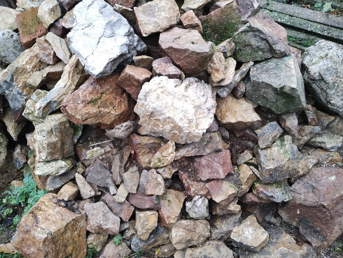 Kamene vhodné na múrik - 2