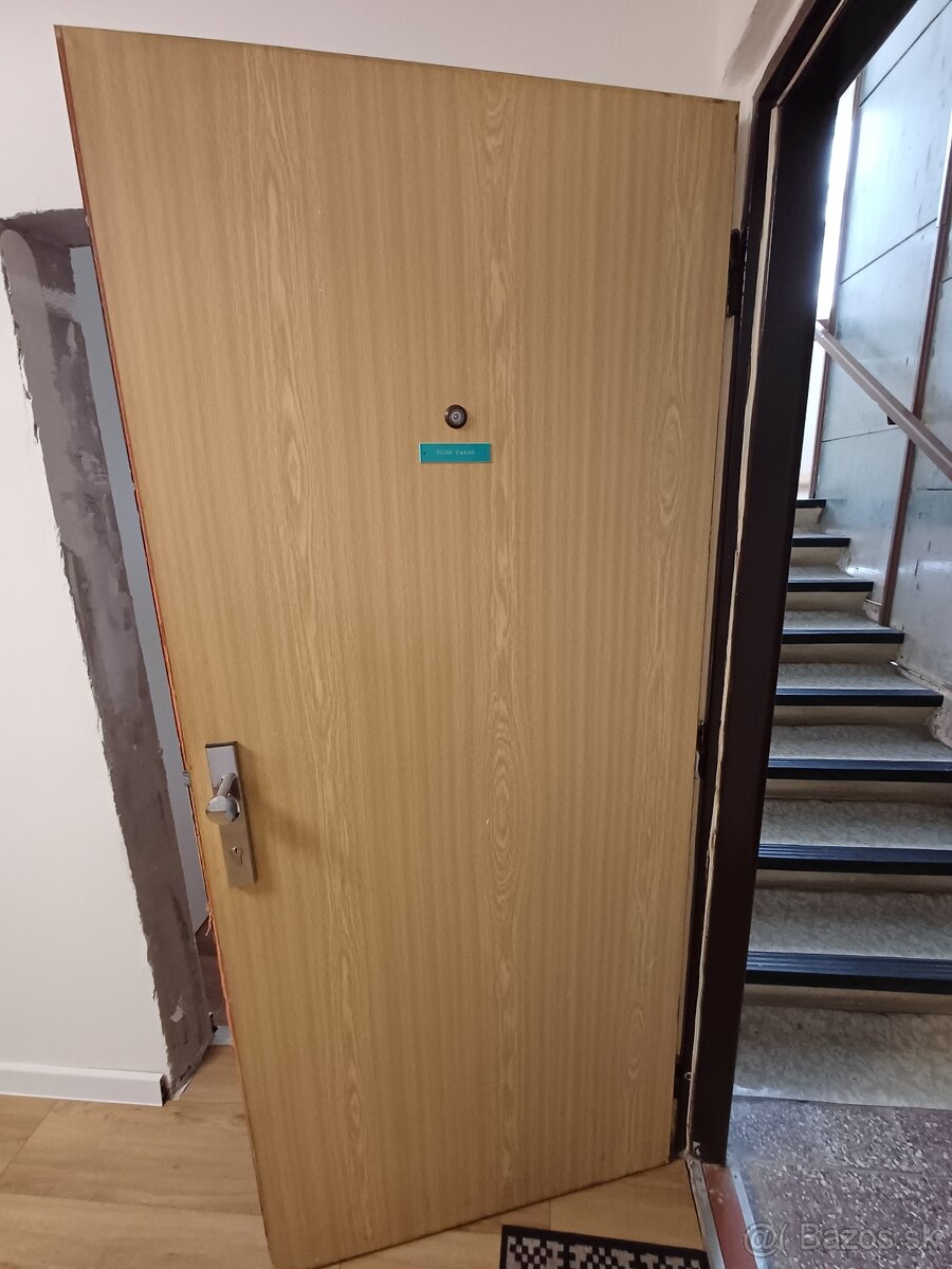 Predám vchodové protipožiarne dvere - 2