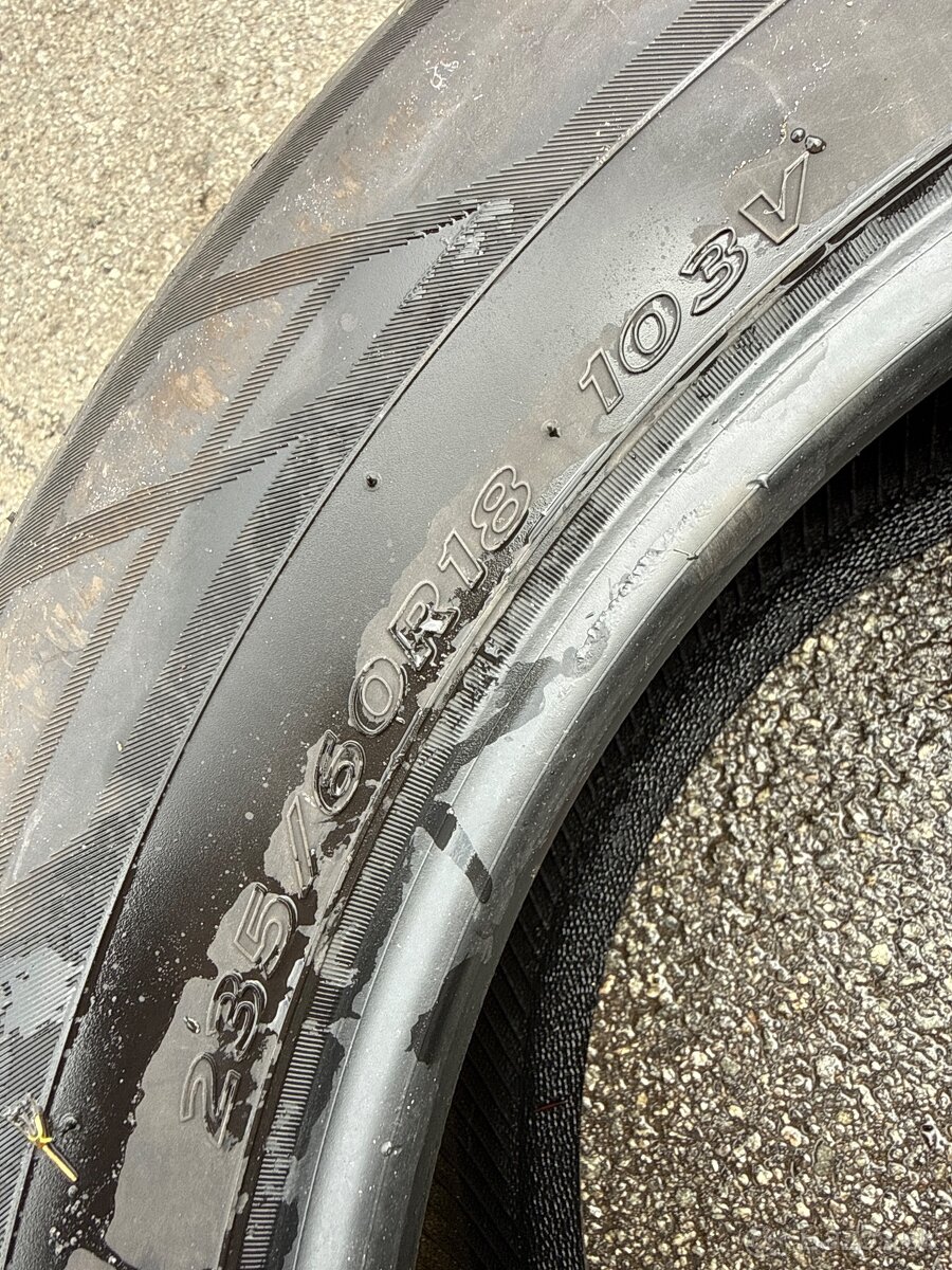 Hankook 235/60R18 - 2