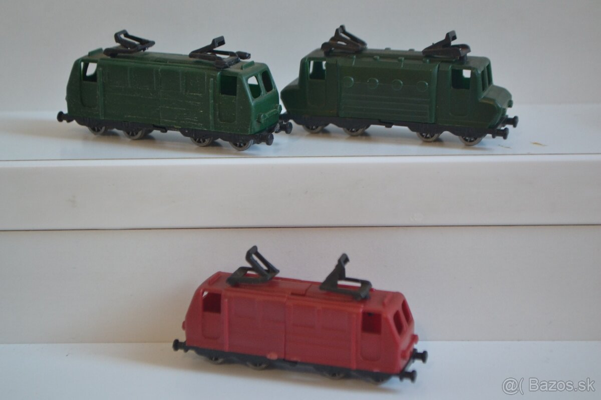 KINDER Vláčiky - 2
