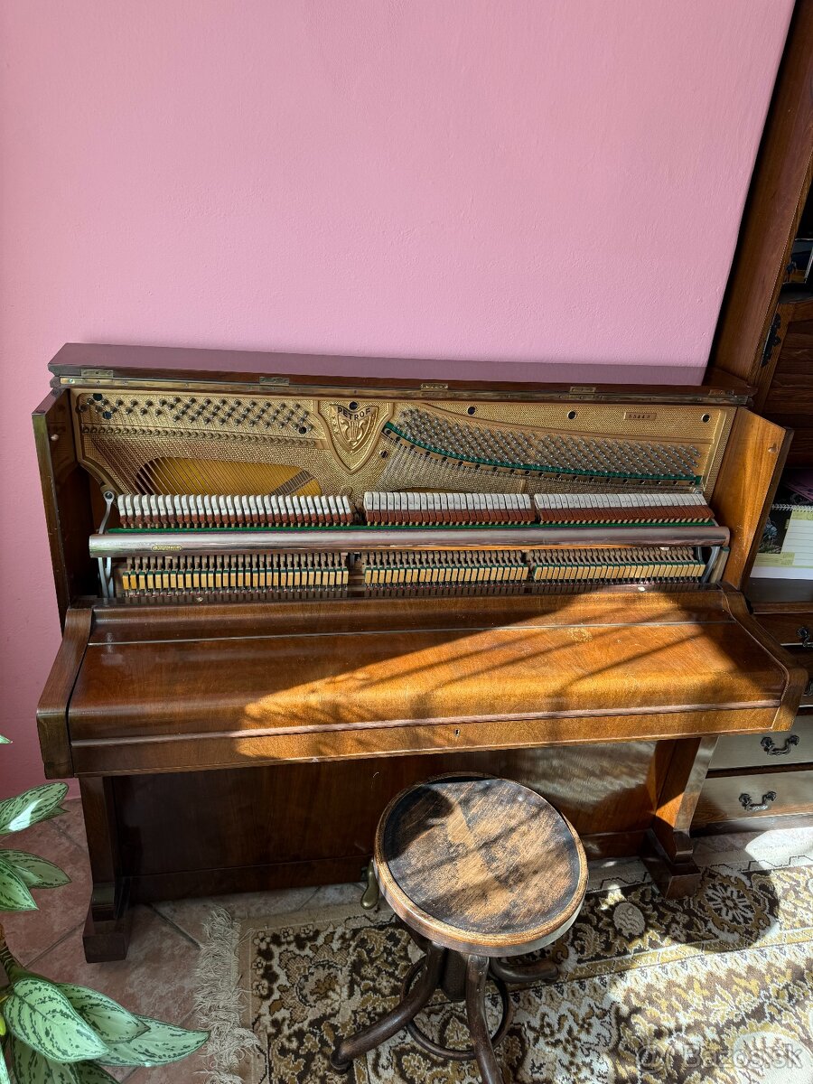 Pianíno Petrof - 2