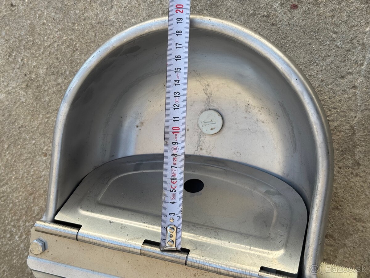 Predám napájadlo na koňa / hospodárske zvieratá - 2